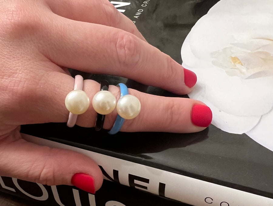 The Maggie Gumball Pearl Ring in Black Enamel